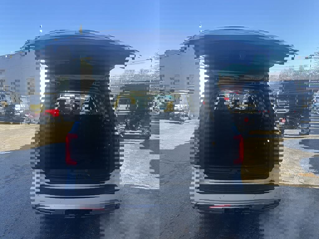 Used 2024 Ford Expedition Max Limited AWD/4WD image 9