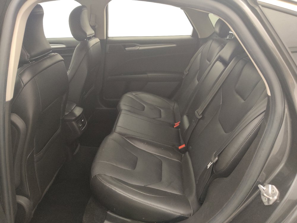 Used 2016 Ford Fusion Titanium AWD/4WD image 18