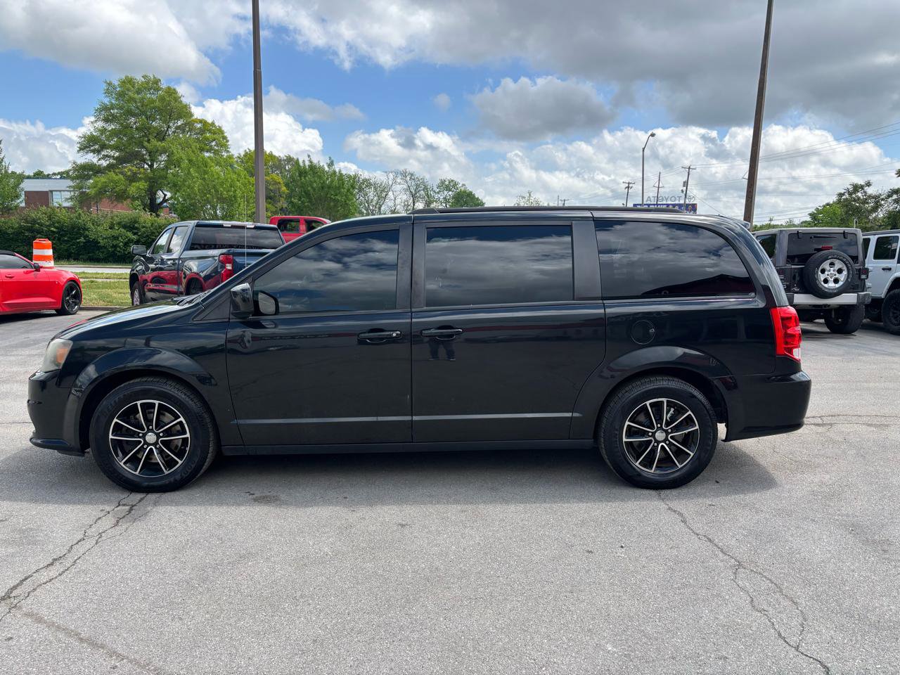 Used 2018 Dodge Grand Caravan GT FWD image 6