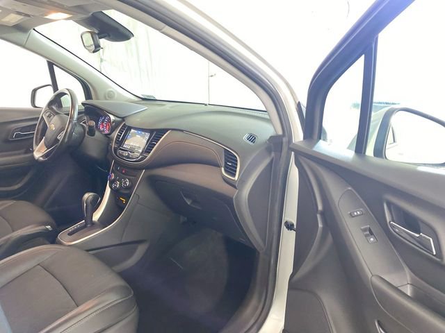 Used 2019 Chevrolet Trax LT w/ LT Convenience Package FWD image 30