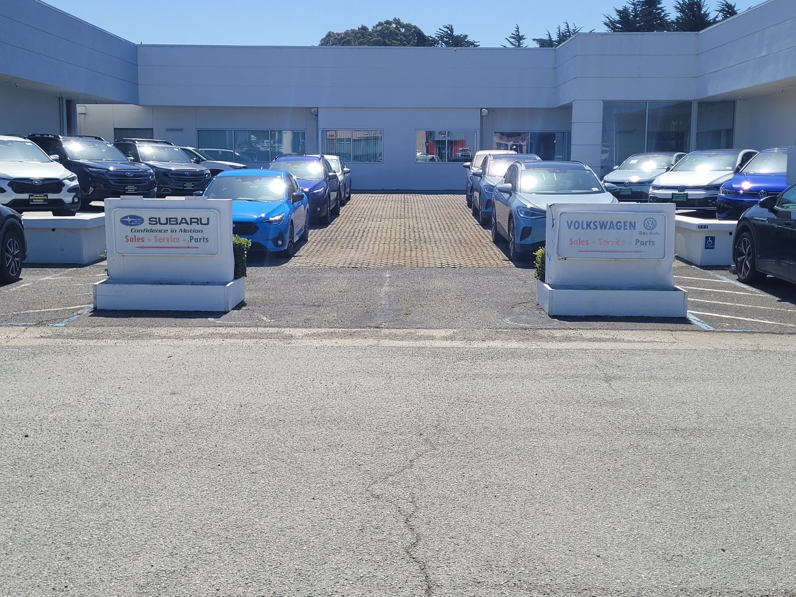 Certified 2024 Kia Niro Wind w/ Wind Preserve Package FWD image 30