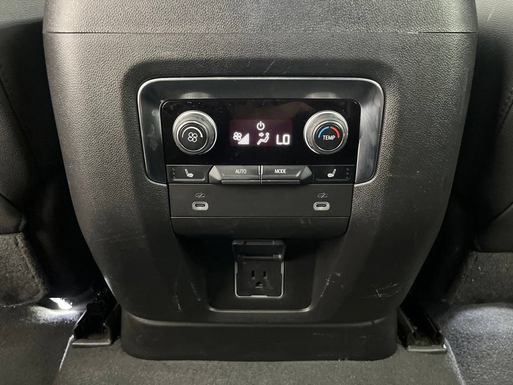 Used 2024 Chevrolet Tahoe Premier RWD image 27