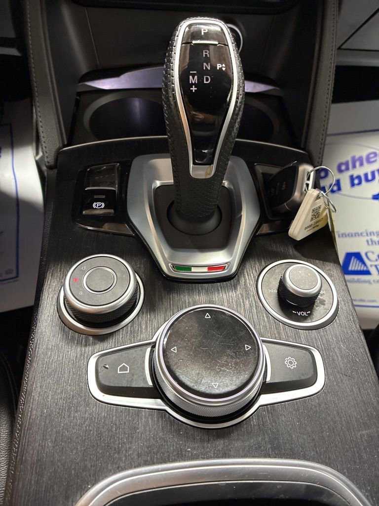 Used 2022 Alfa Romeo Stelvio Sprint image 22