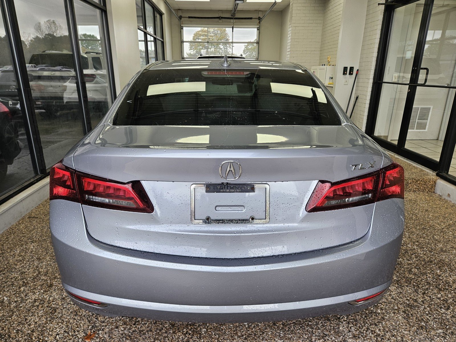 Used 2016 Acura TLX FWD image 3