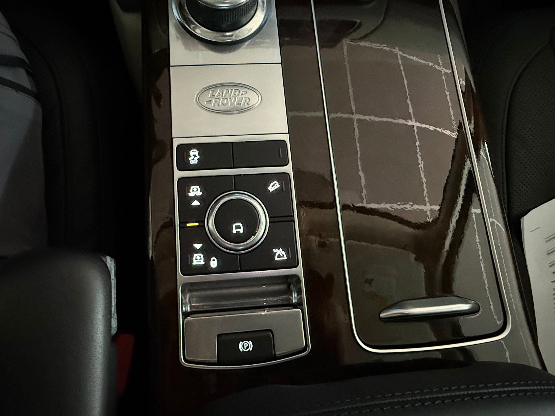 Used 2020 Land Rover Range Rover HSE AWD/4WD image 26