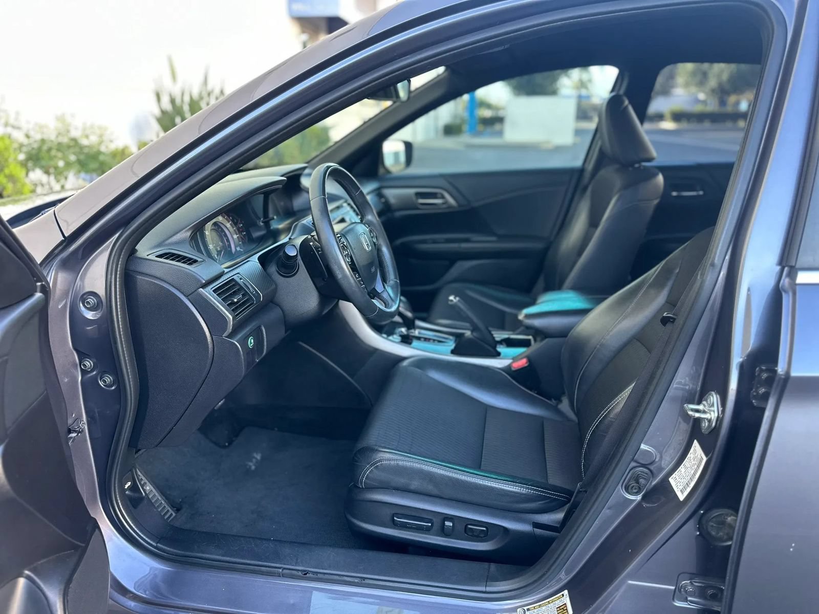 Used 2017 Honda Accord Sport image 10