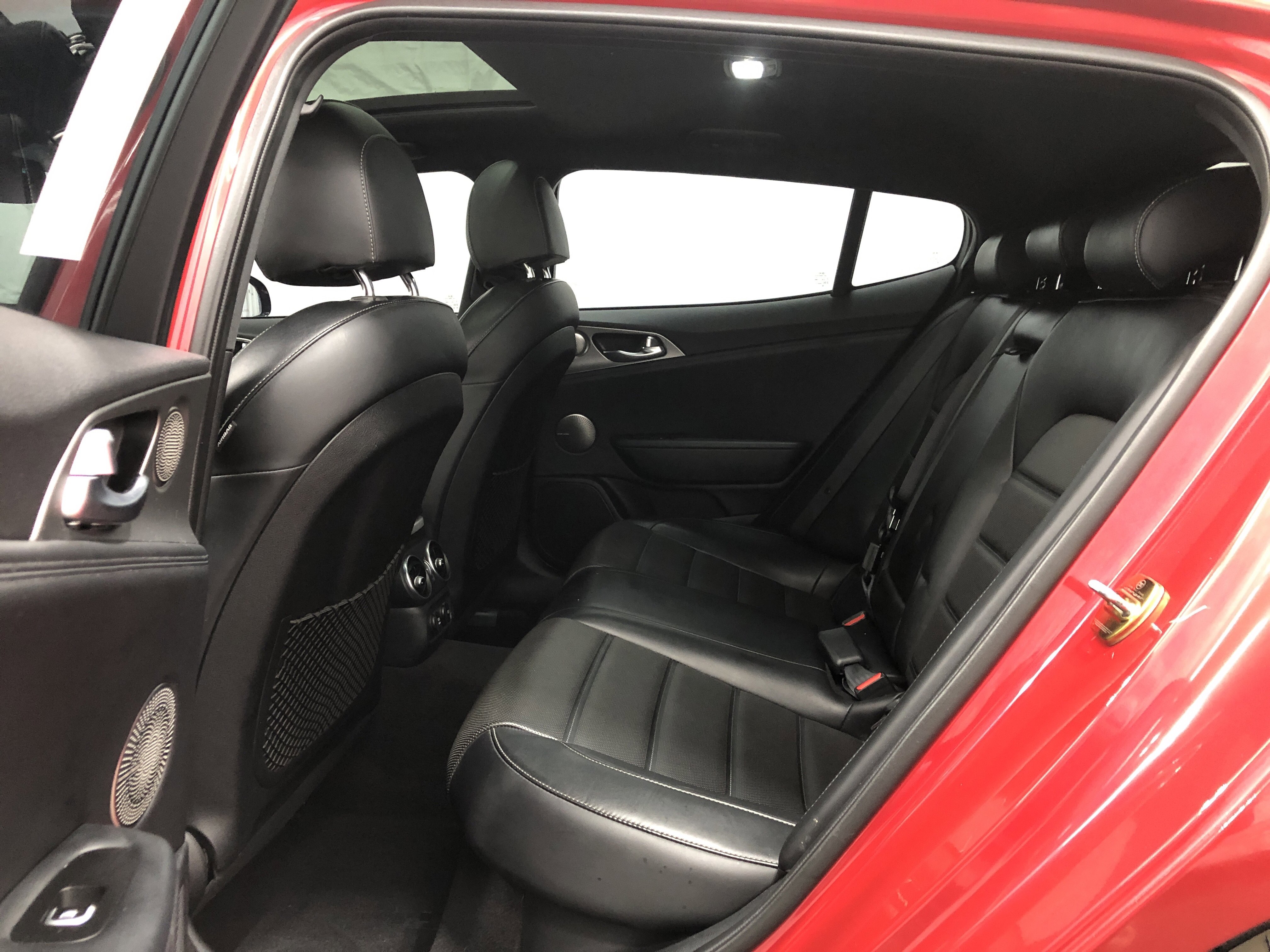 Used 2018 Kia Stinger GT2 AWD/4WD image 10