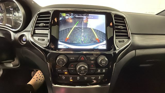 Used 2020 Jeep Grand Cherokee Altitude AWD/4WD image 24