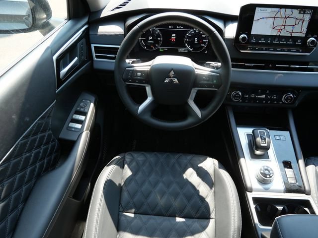 Used 2025 Mitsubishi Outlander SEL AWD/4WD image 12