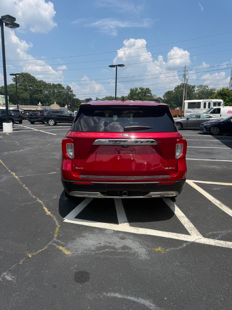 Used 2021 Ford Explorer XLT w/ Equipment Group 202A AWD/4WD image 6