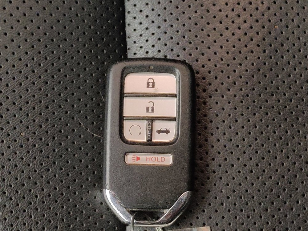 Used 2018 Honda Accord EX-L image 32