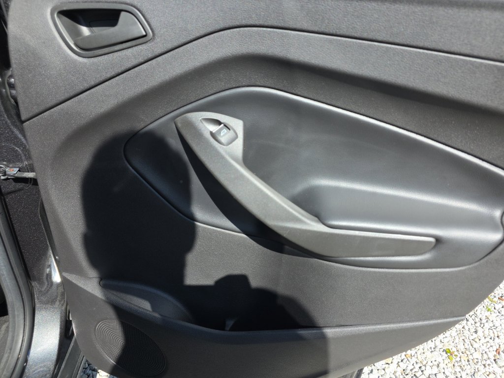 Used 2019 Ford Escape Titanium AWD/4WD image 17