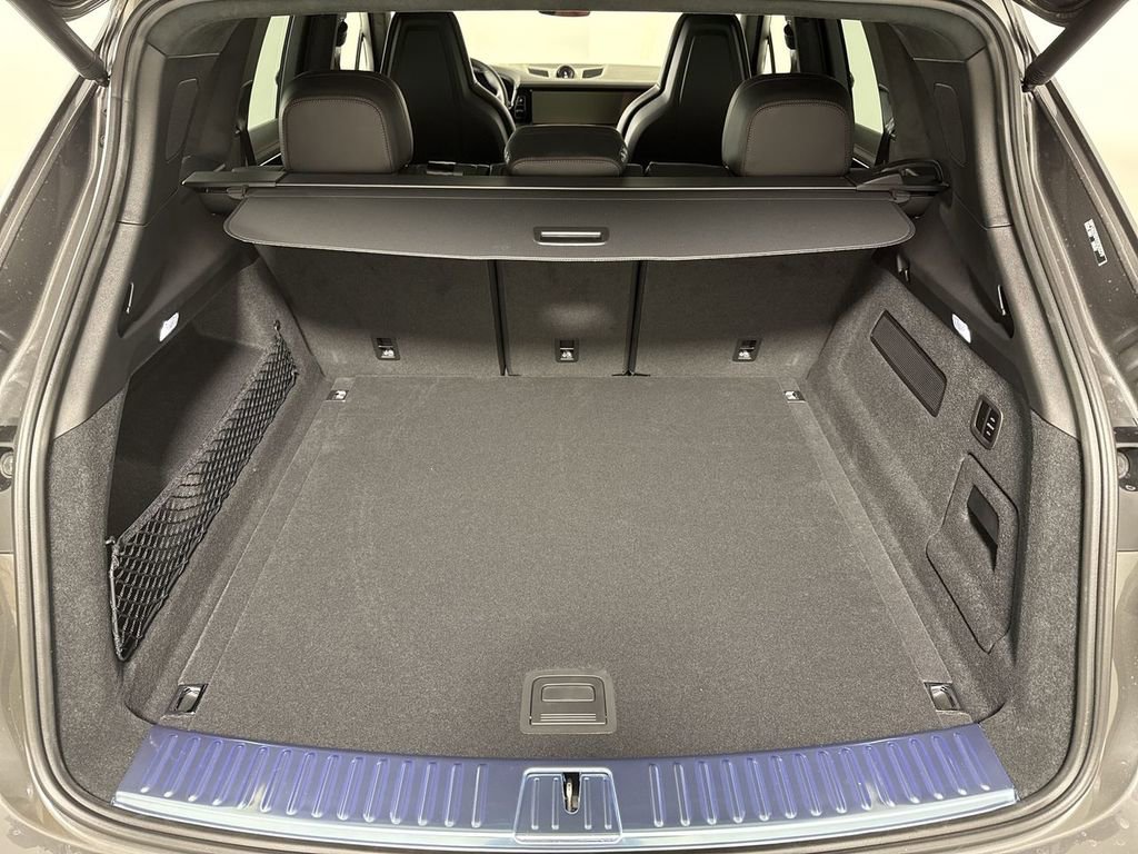 New 2026 Porsche Cayenne GTS image 21