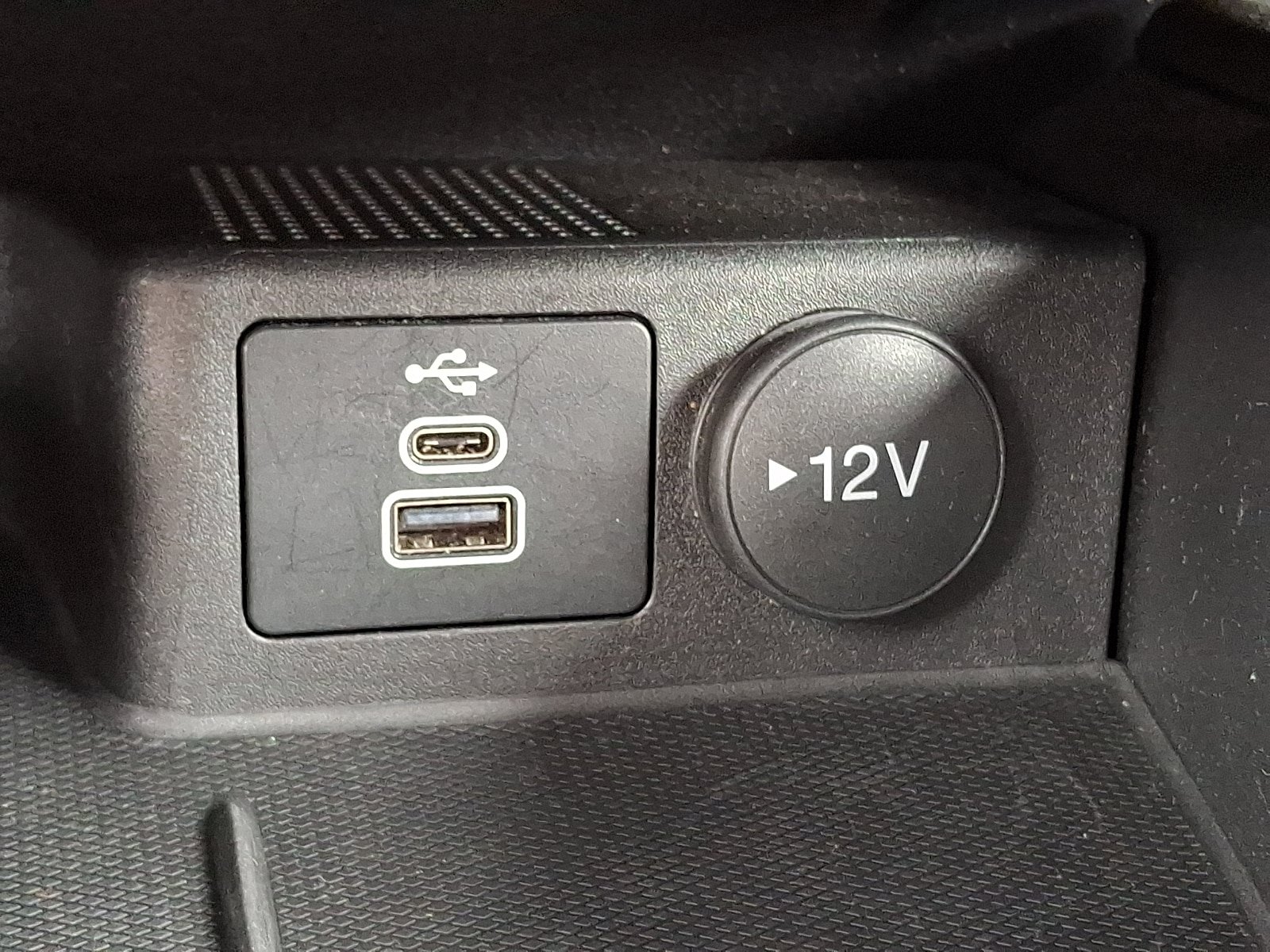 Certified 2025 Ford Escape ST-Line FWD image 23