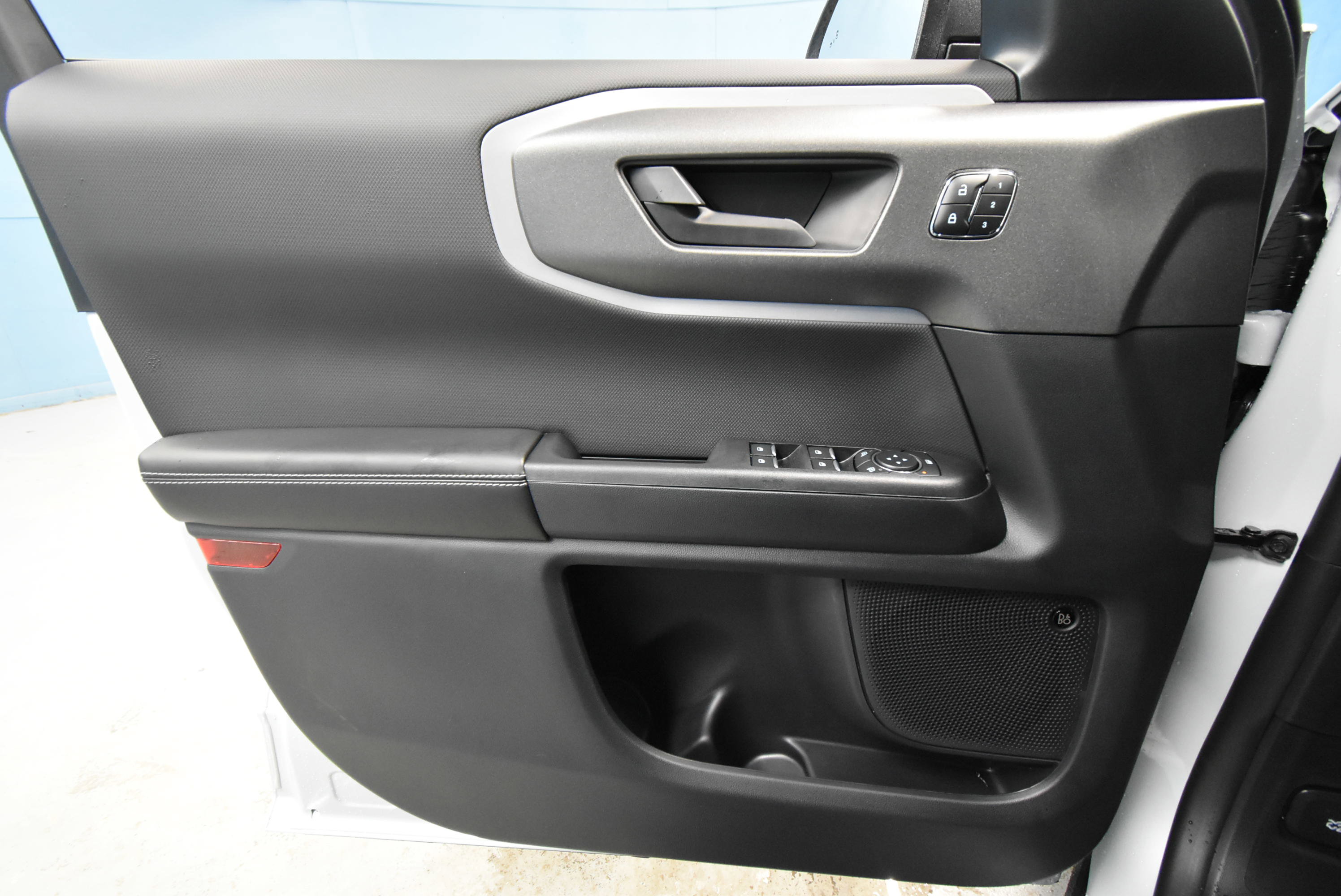New 2026 Ford Bronco Sport Outer Banks w/ Outer Banks Tech Package+ AWD/4WD image 3