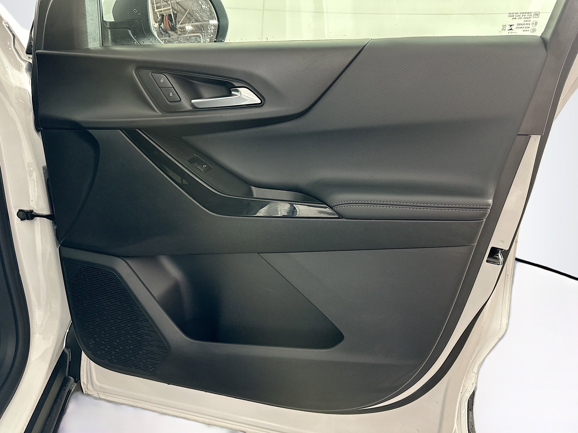 Used 2025 Chevrolet Equinox LT image 31