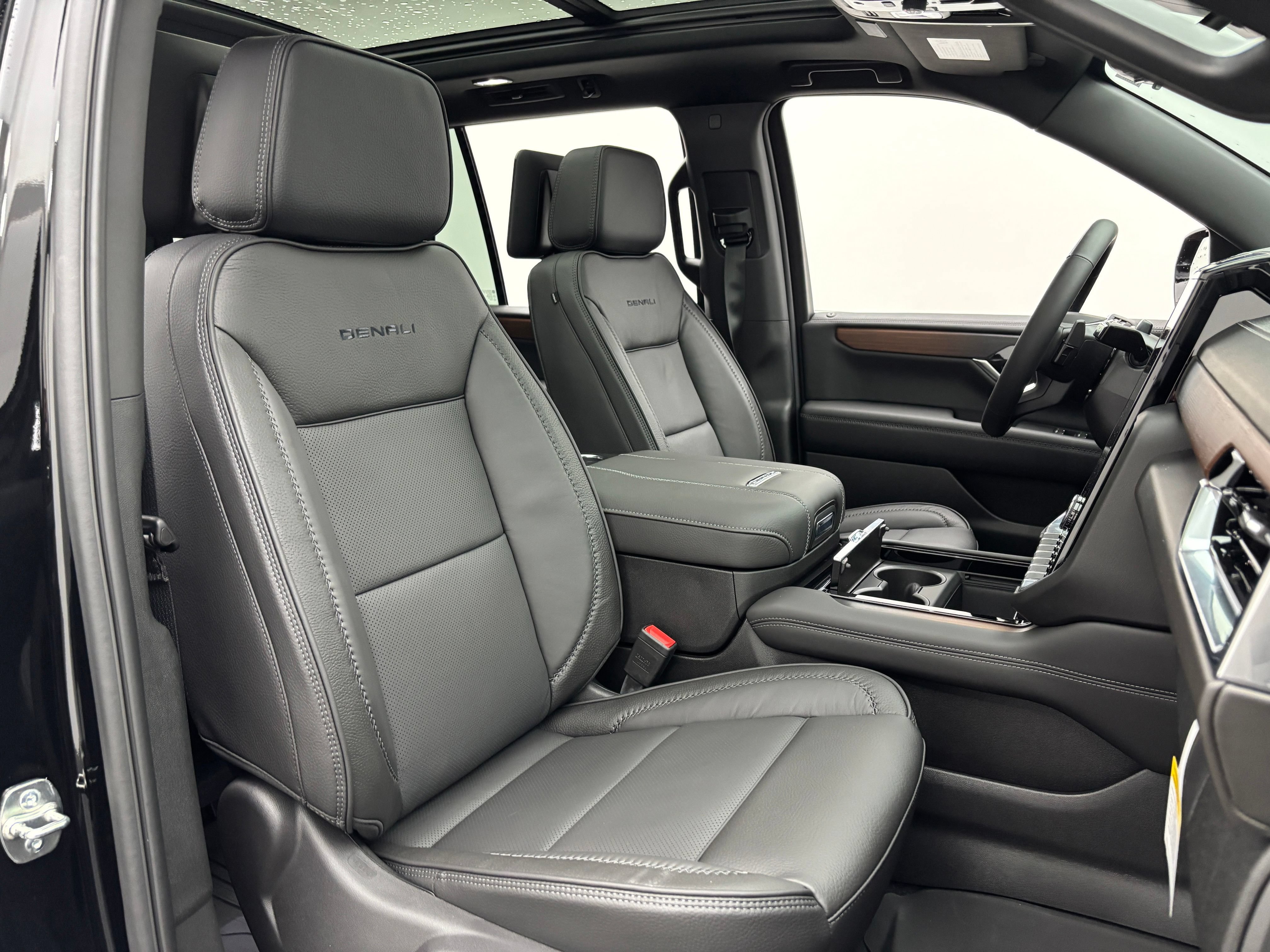 New 2026 GMC Yukon Denali w/ Denali Reserve Package AWD/4WD image 42