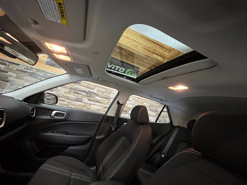 Certified 2023 Hyundai Venue SEL FWD image 33