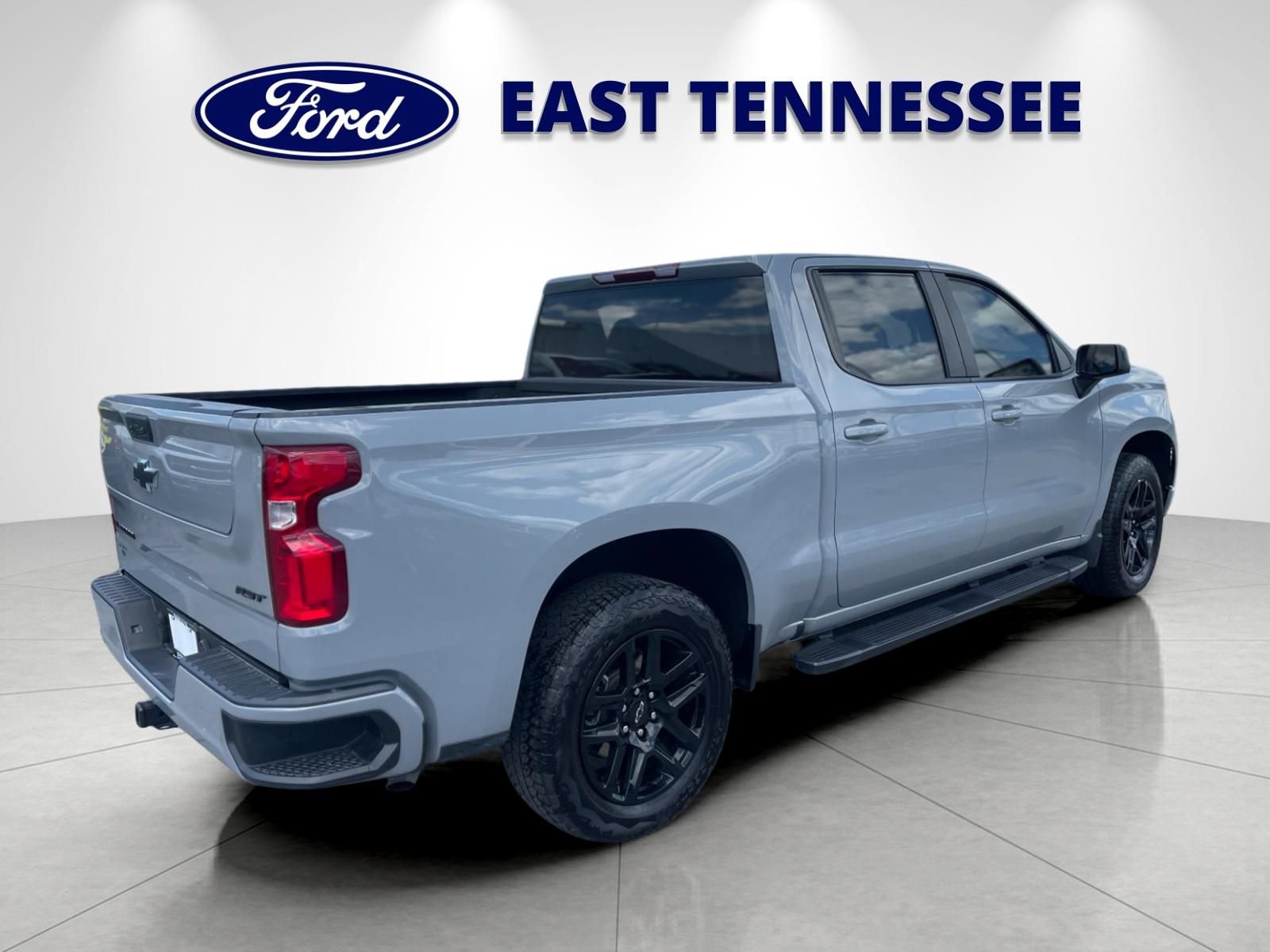 Used 2024 Chevrolet Silverado 1500 RST w/ LPO, Dark Essentials Package RWD image 3