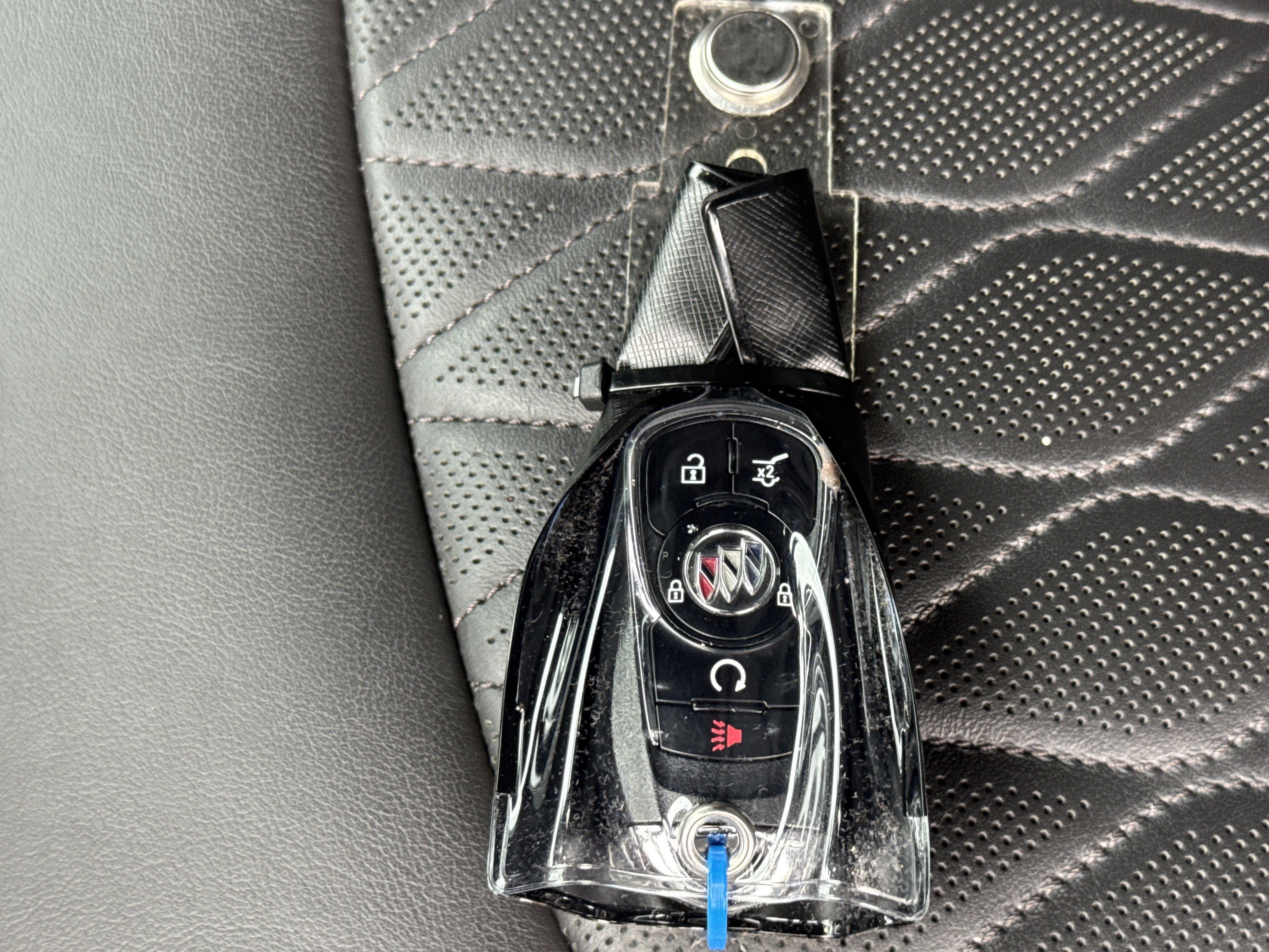 Used 2022 Buick Enclave Avenir w/ Avenir Technology Package image 38