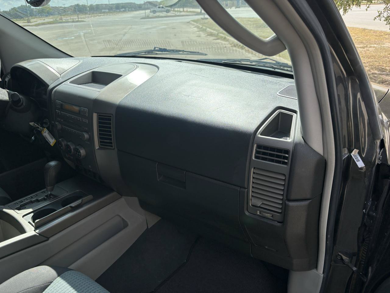 Used 2004 Nissan Titan SE RWD image 19