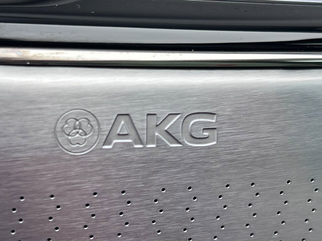 Certified 2024 Cadillac Lyriq Luxury AWD/4WD image 15