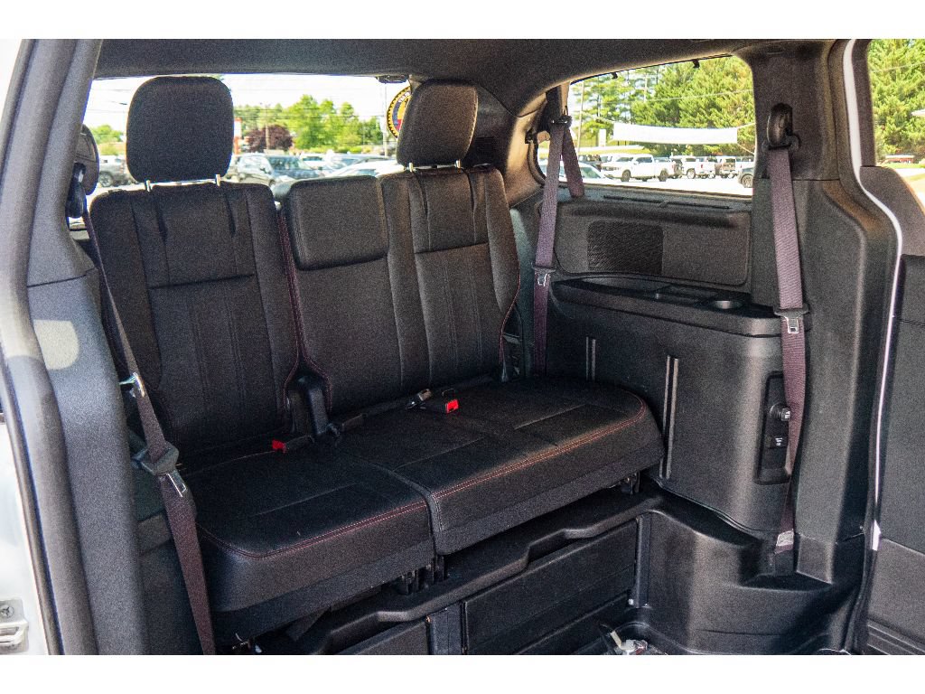 Used 2015 Dodge Grand Caravan R/T w/ Safety Sphere Group FWD image 26