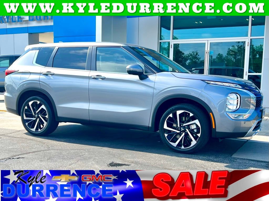 Used 2024 Mitsubishi Outlander SE image 1