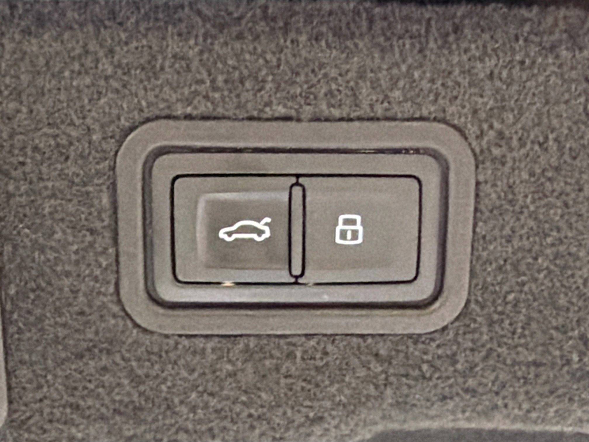 Used 2023 Audi A8 L 3.0T w/ Luxury Package image 12