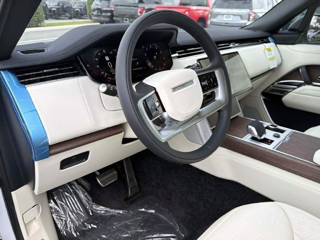 New 2027 Land Rover Range Rover Long Wheelbase SE AWD/4WD image 21