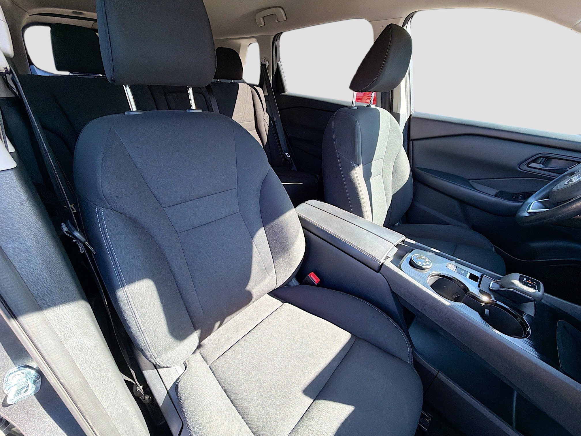 Used 2024 Nissan Rogue S image 14