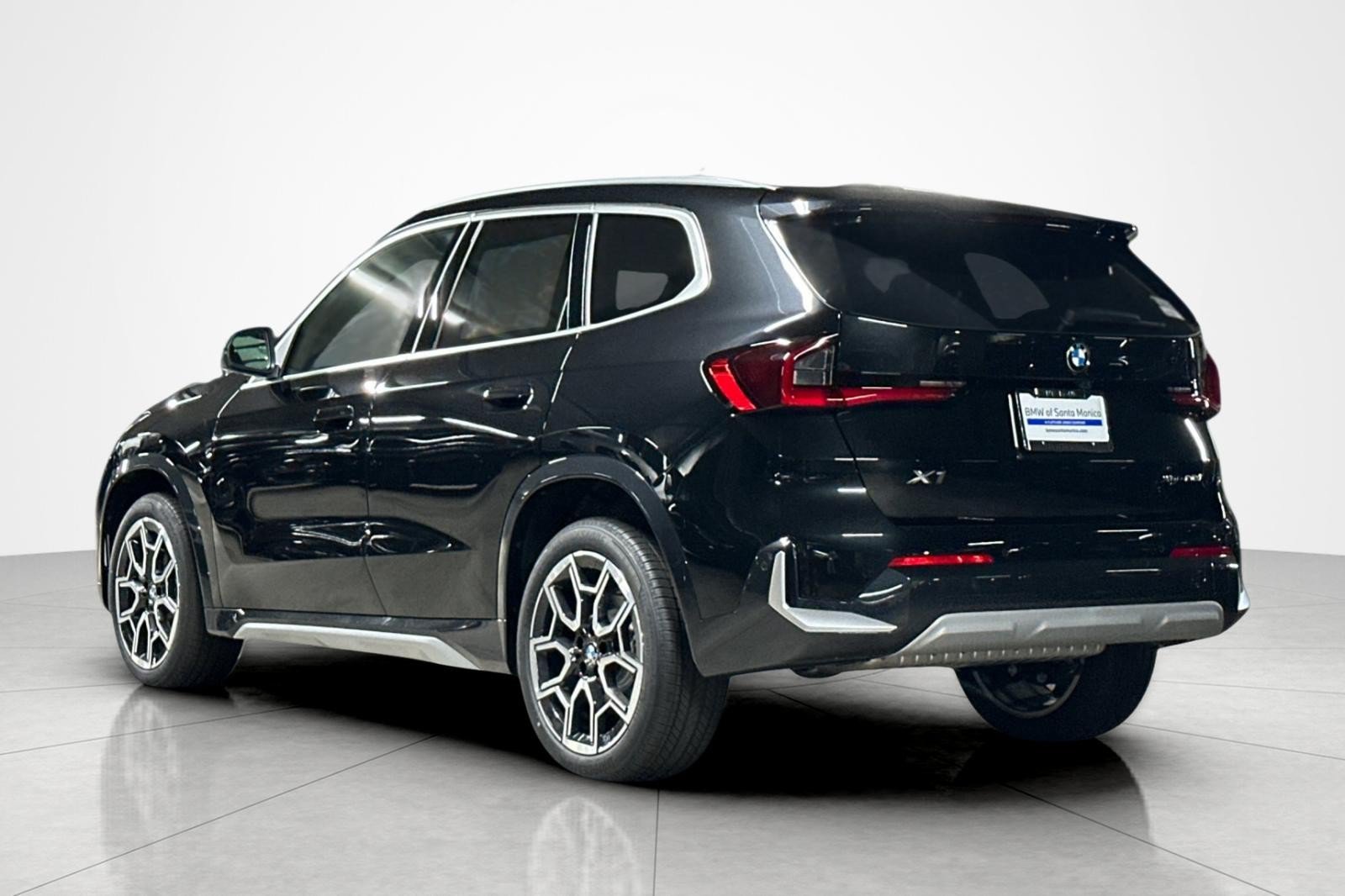 New 2027 BMW X1 xDrive28i w/ Technology Package AWD/4WD image 3