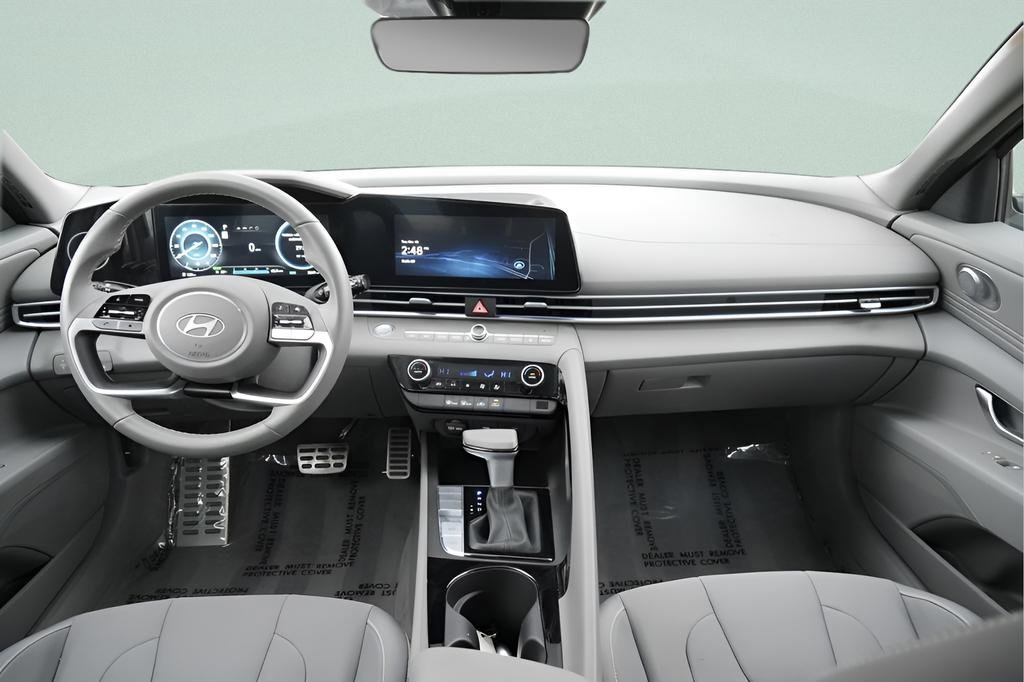 Certified 2025 Hyundai Elantra SEL FWD image 16