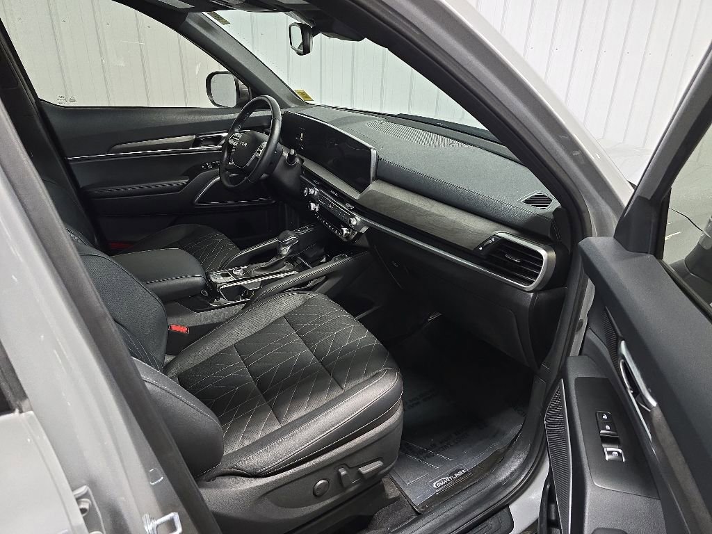 Used 2023 Kia Telluride EX X-Line AWD/4WD image 16