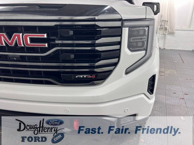 Used 2023 GMC Sierra 1500 AT4 w/ Technology Package AWD/4WD image 11