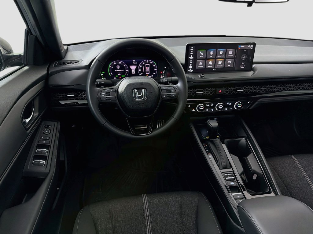 Used 2025 Honda Accord Sport image 25
