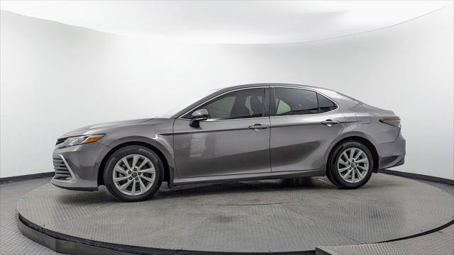 Used 2024 Toyota Camry LE w/ Convenience Package FWD image 3