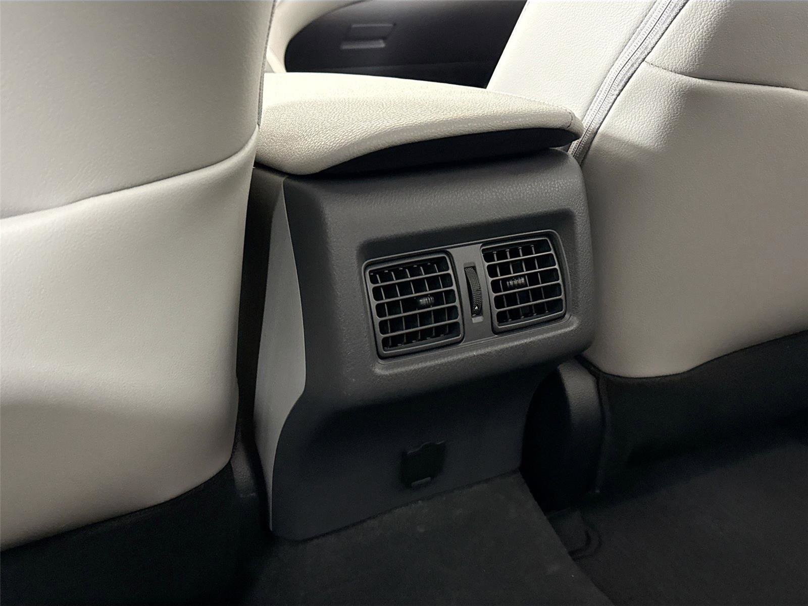 Certified 2022 Toyota Camry XLE image 33