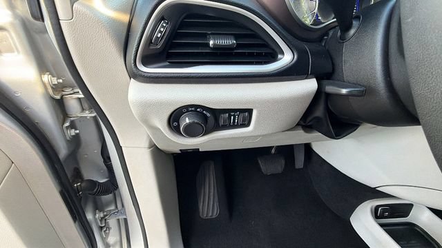 Used 2023 Chrysler Voyager LX FWD image 27