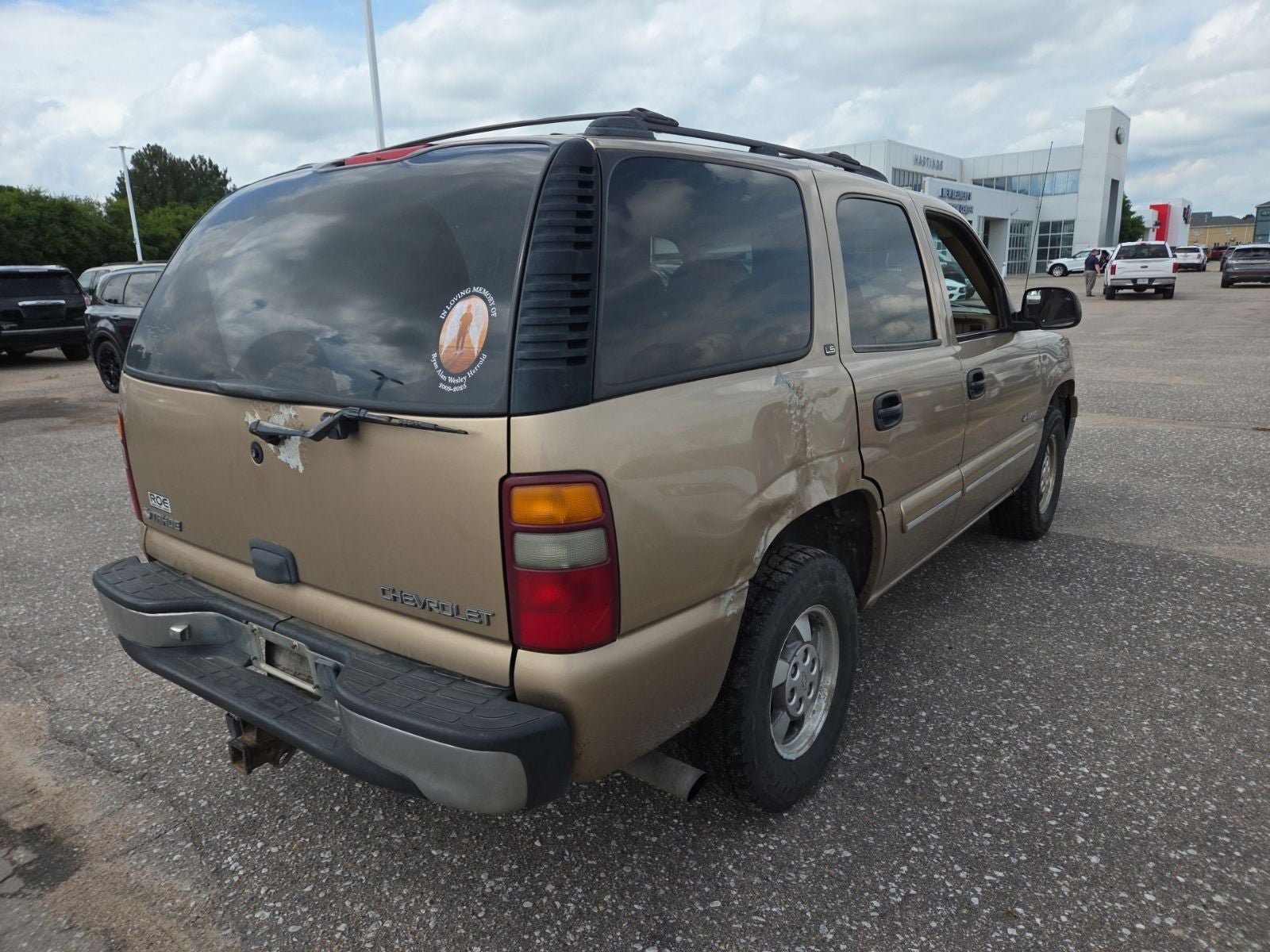 Used 2000 Chevrolet Tahoe LS w/ LS Preferred Equipment Group AWD/4WD image 5