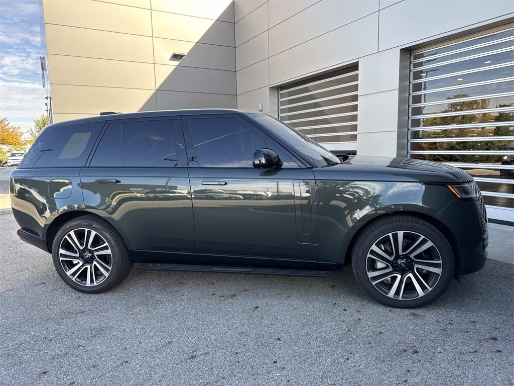 Certified 2023 Land Rover Range Rover SE image 9