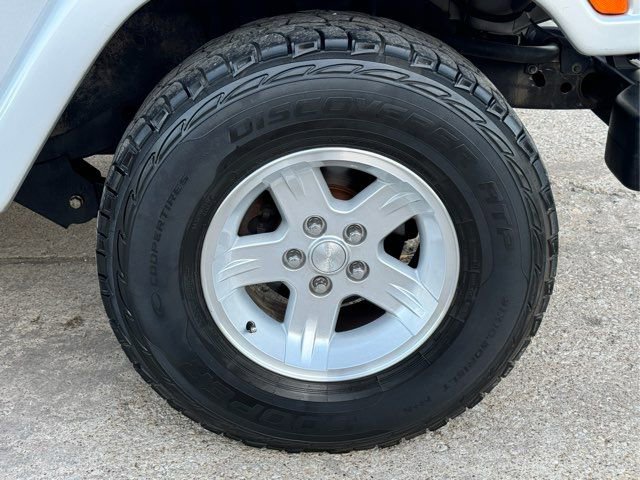 Used 2005 Jeep Wrangler Unlimited image 14