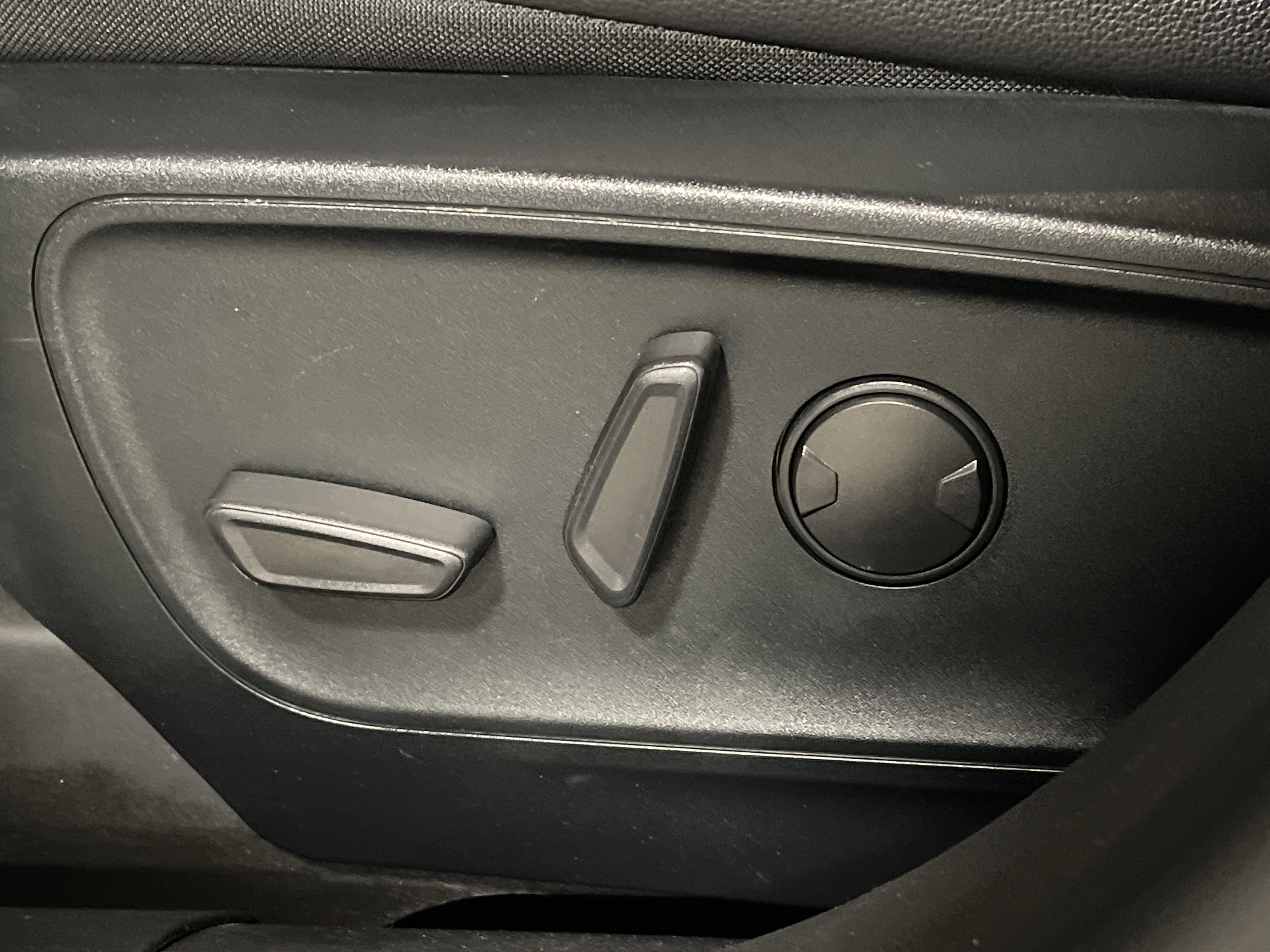 Used 2022 Ford Escape SEL image 10