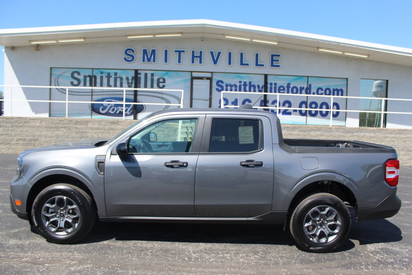 New 2025 Ford Maverick XLT w/ XLT Luxury Package FWD image 4