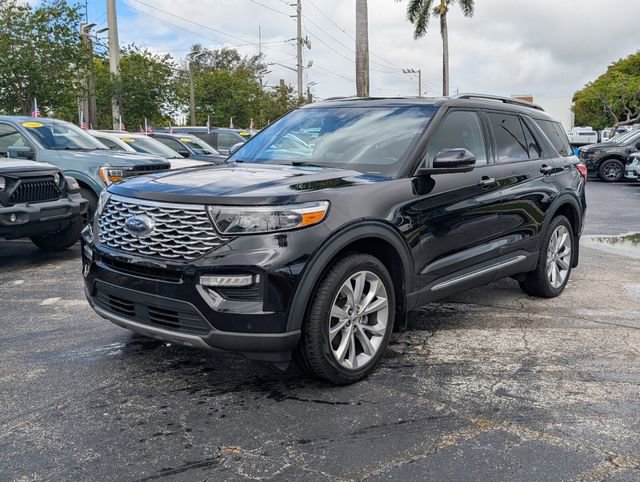 Used 2023 Ford Explorer Platinum w/ Technology Package image 3