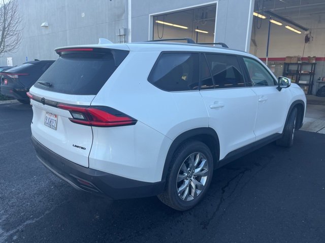 Used 2024 Toyota Grand Highlander Limited image 5