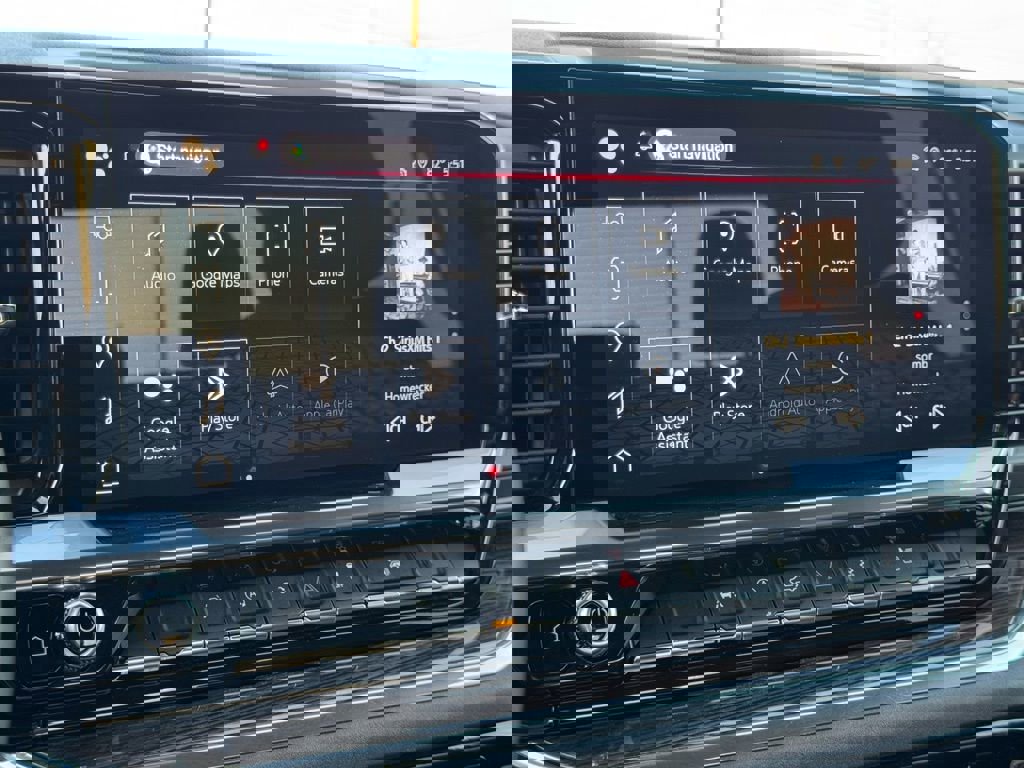 Used 2023 GMC Sierra 1500 Elevation image 32