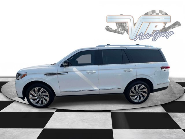 Used 2023 Lincoln Navigator Reserve AWD/4WD image 7