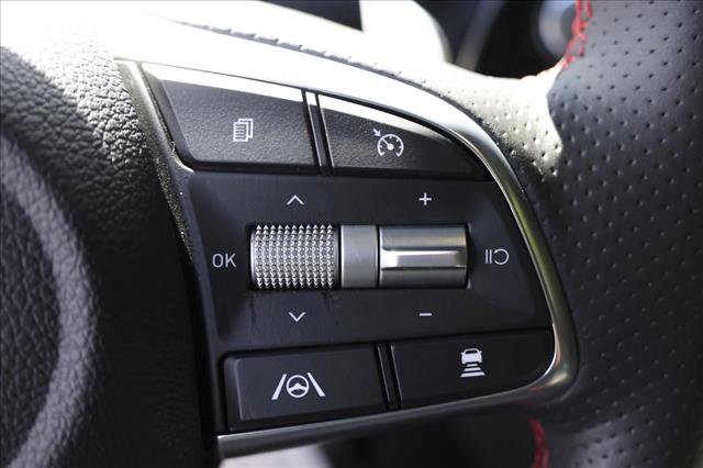 Used 2023 Genesis G70 2.0T w/ Sport Prestige Package AWD/4WD image 16