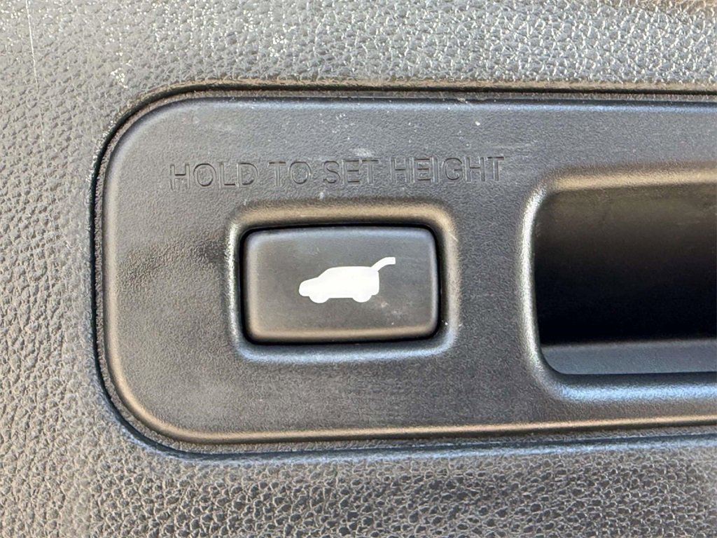 Certified 2025 Acura MDX SH-AWD image 9